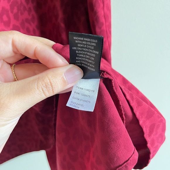 Torrid Burgundy Animal Print Blouse Chablis Button-Front Top Plus Size 5 5X - Picture 8 of 9